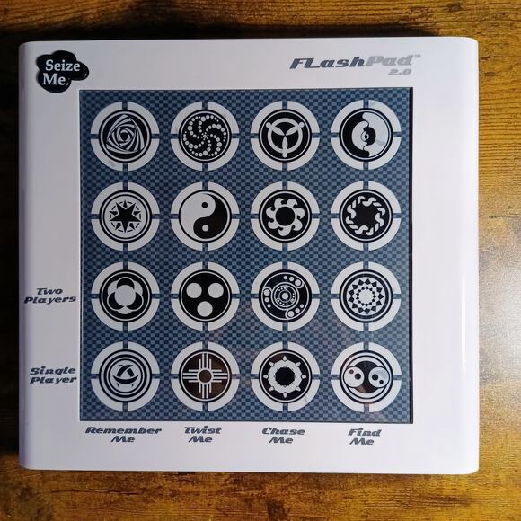 FLASHPAD 2.0 Touch N Go White Light Up Pad 5 Games 2 Player Mode GREAT CONDITION - Picture 4 of 6